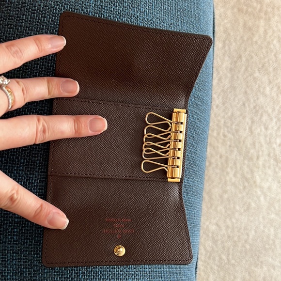 Authentic Louis Vuitton 6 holder key holder - Picture 5 of 7